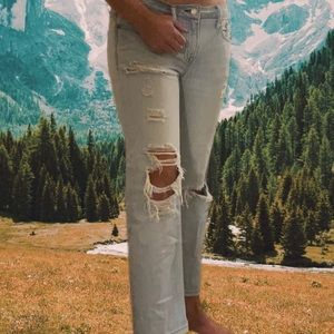 🤠AE🤠 light wash, low cut jeans